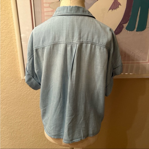 Cloth & Stone Tie-Front Chambray Buttondown Shirt - Picture 6 of 8